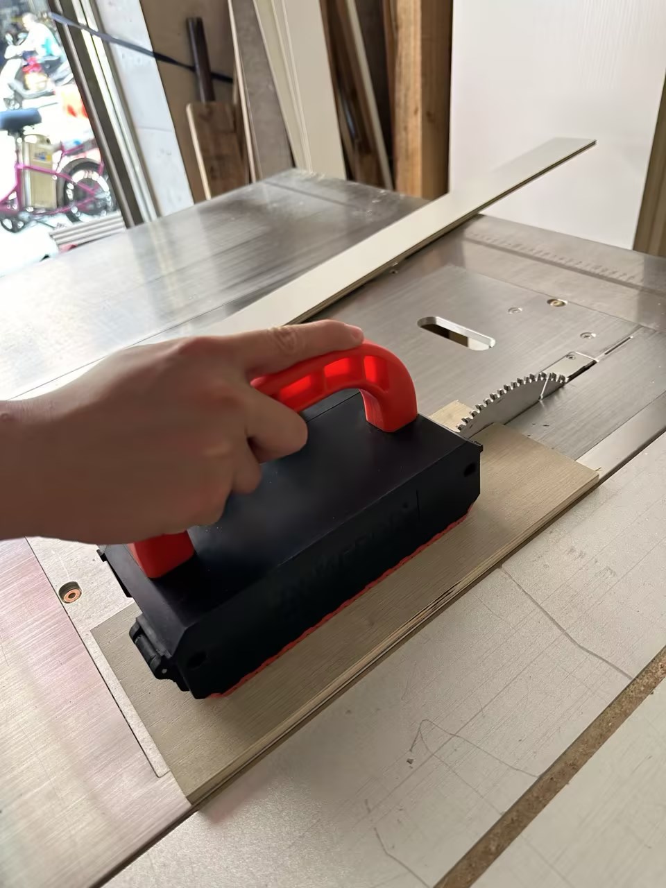 Poussoir de table de scie régl - Router Table Insert avis et prix